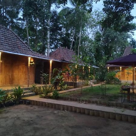 Omah Kayu Jagalan Otel Magelang Dış mekan fotoğraf